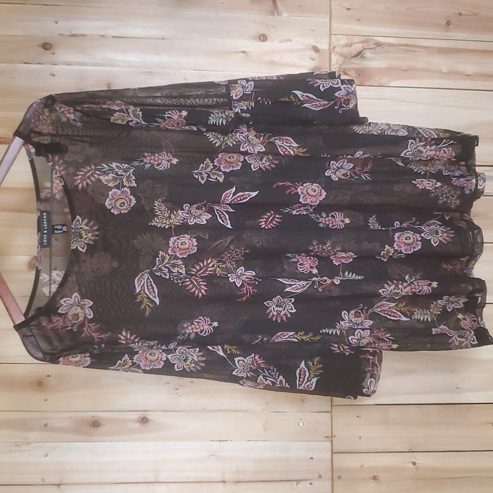 Sheer‎ top by Love & Legend size 4X.
